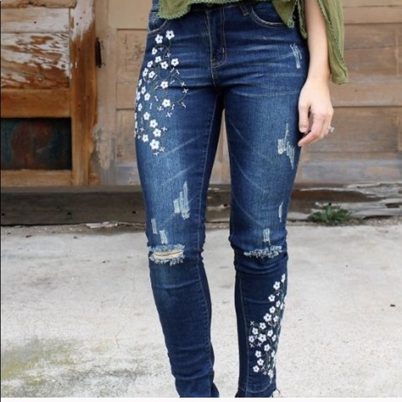 L&B  lucky & blessed  cherry blossom embroidered - Picture 11 of 11